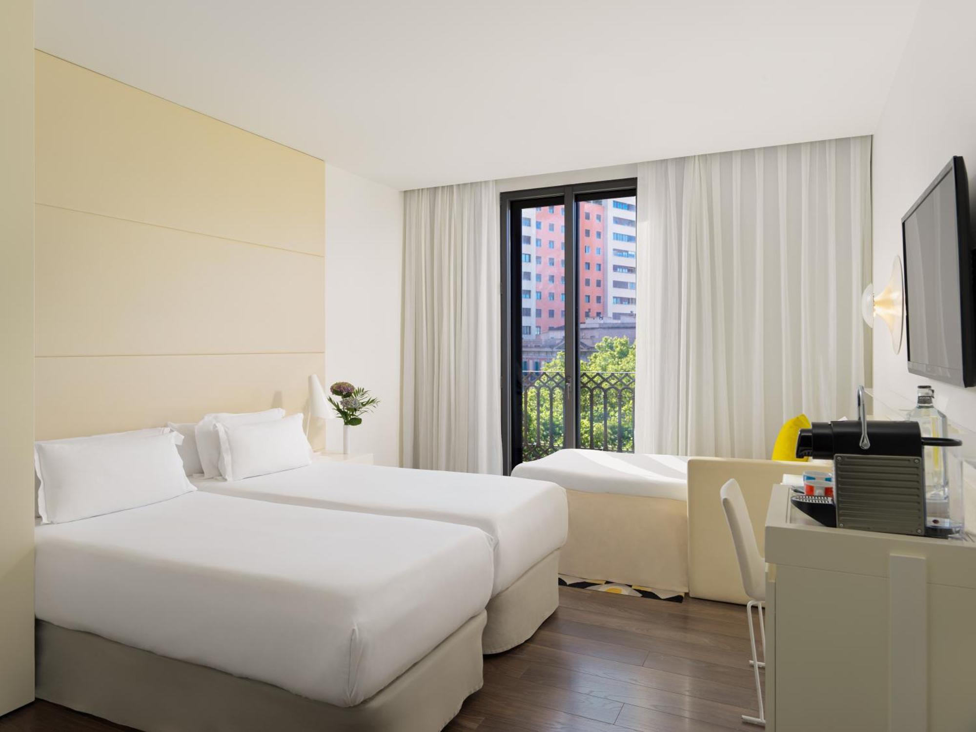 Hotel H10 Urquinaona Plaza 4*